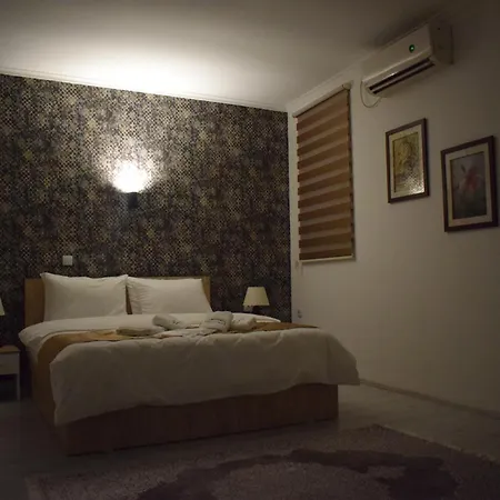 Hotel Alyssa